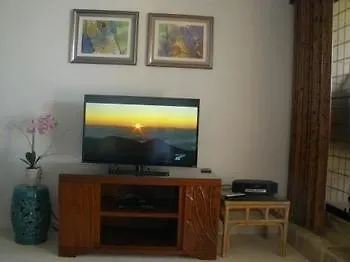 Апарт-отель Kaleialoha Condominiums Лахайна
