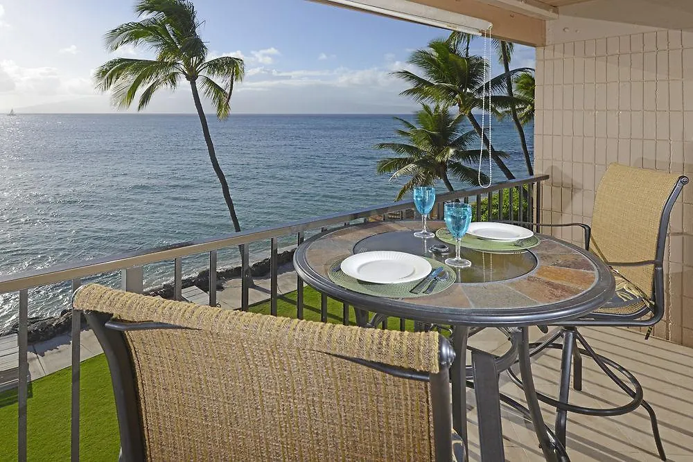 Апарт-отель Kaleialoha Condominiums Лахайна